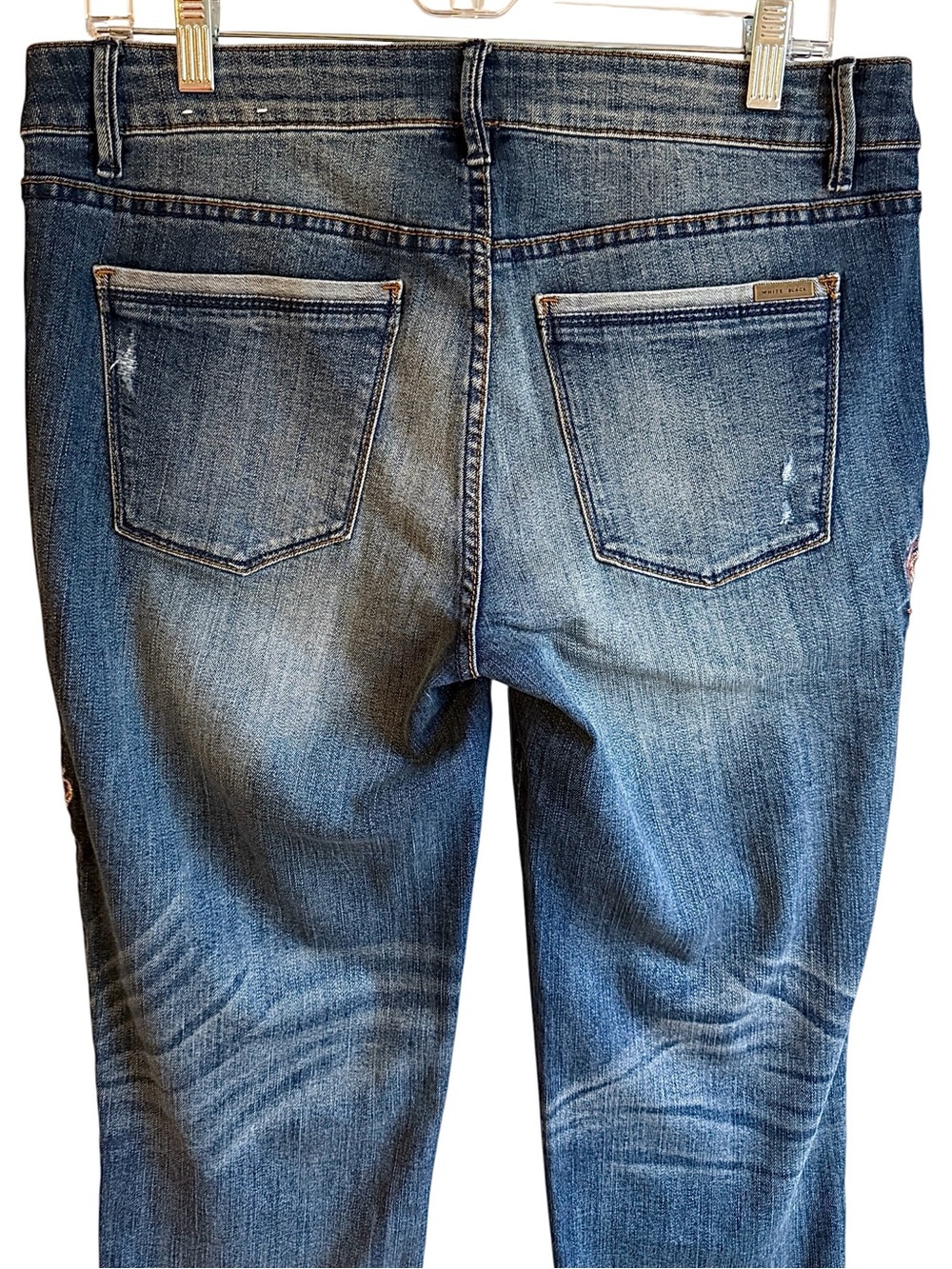WHBM “The Straight” Mid Rise Floral Embroidered Denim Jeans Size 8 - Picture 6 of 12